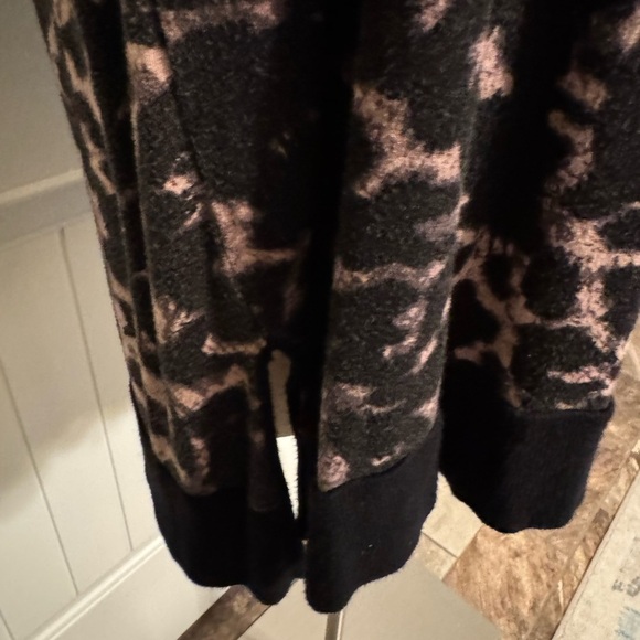Stylish Black and Tan Animal Print Sweater - Picture 6 of 10